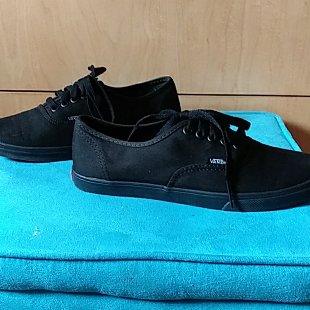 Vans - Picture 2 of 5